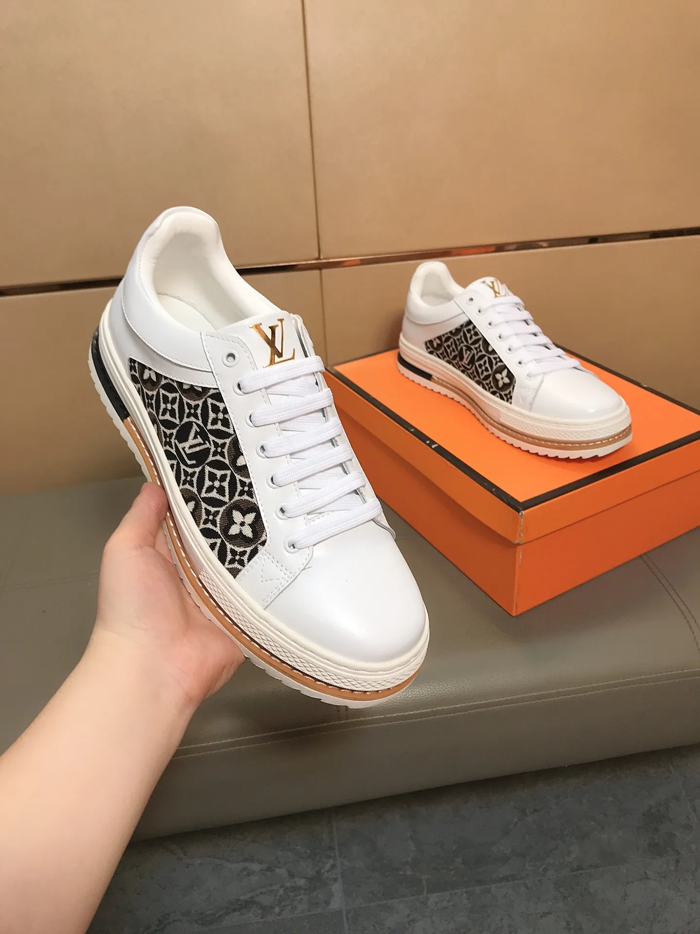 Ex-factory price 400 🆕🆕🔆🔆Hot-selling [Louis Vuitton] LV🔝new Korean style casual men's shoes, high-end brand, the upper is made of Italian cowhide stitching printed fabrics and sheepskin feet🔥, making walking more convenient and comfortable! Amazing work [color]! Create a fashionable personality to set off your uniqueness! A must-have for trendy men! Classic🔥Size: 38-44